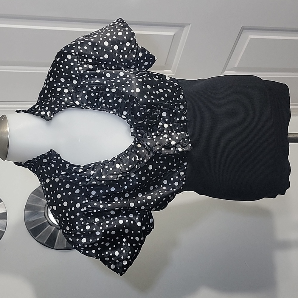 Besting Gold Ruffle Polkadot Black and White upper/ Ribbed Bottom short sleeves